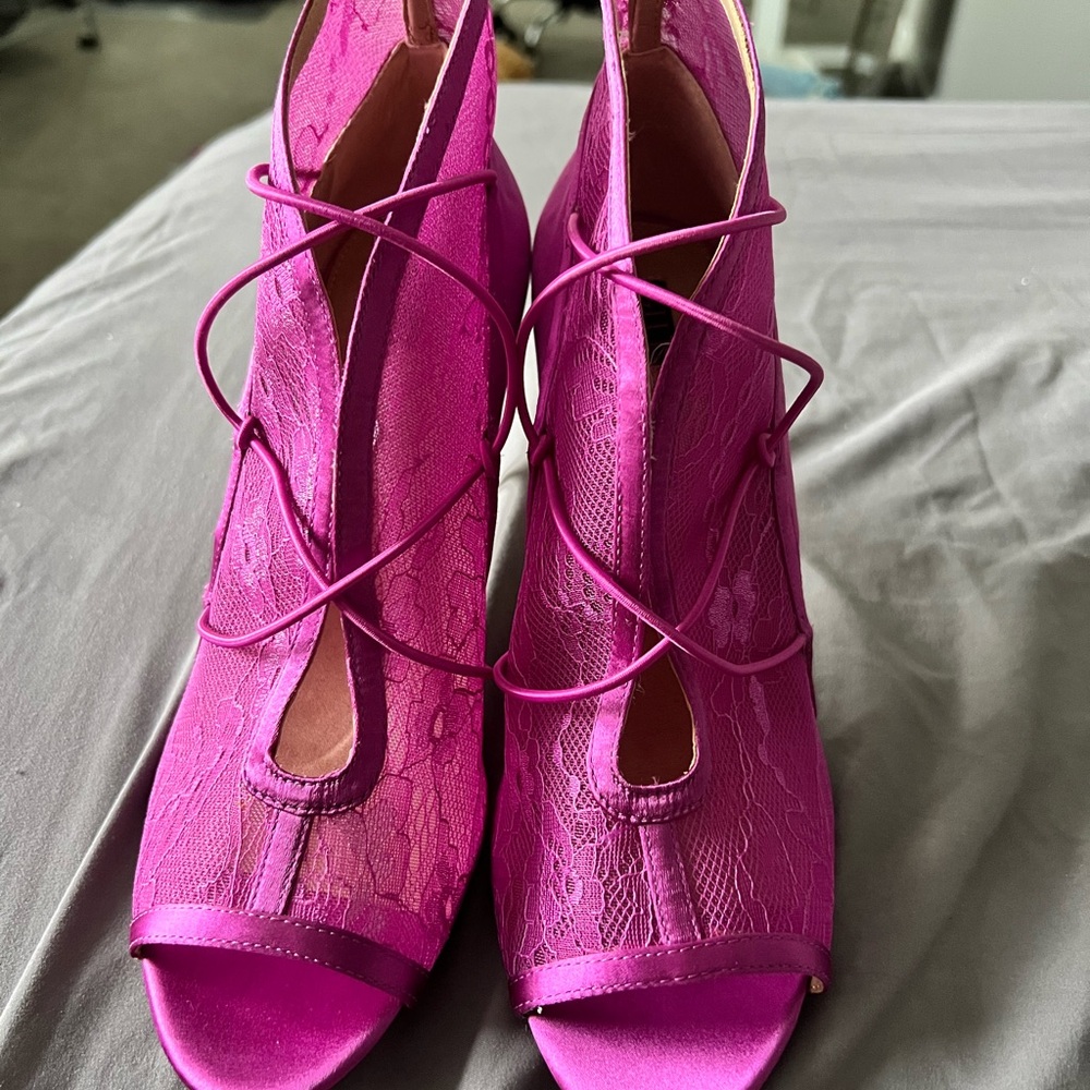 GILI high heel satin and lace open toed shoe